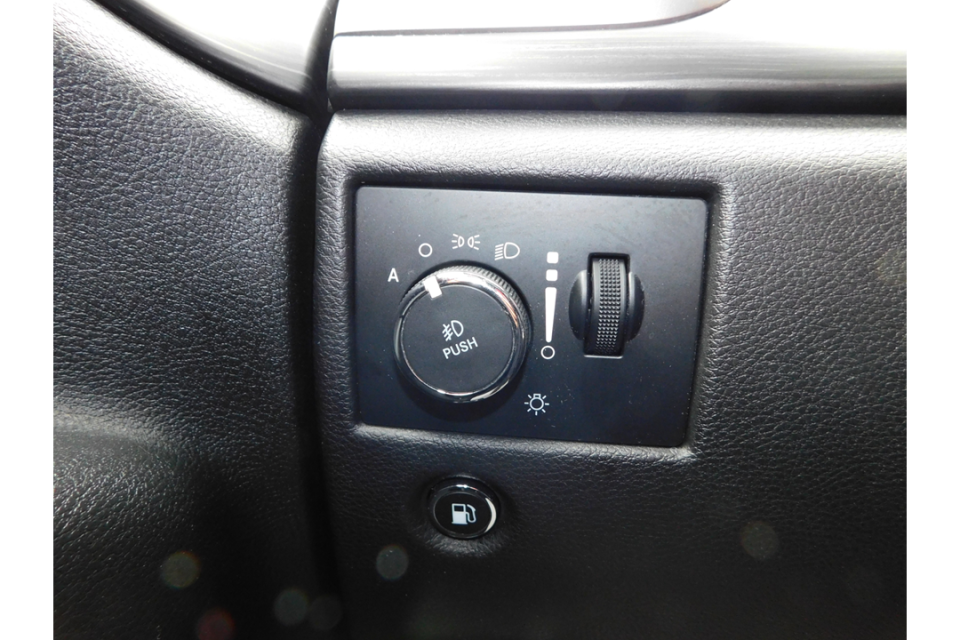 2019 Jeep Grand Cherokee - Image 12