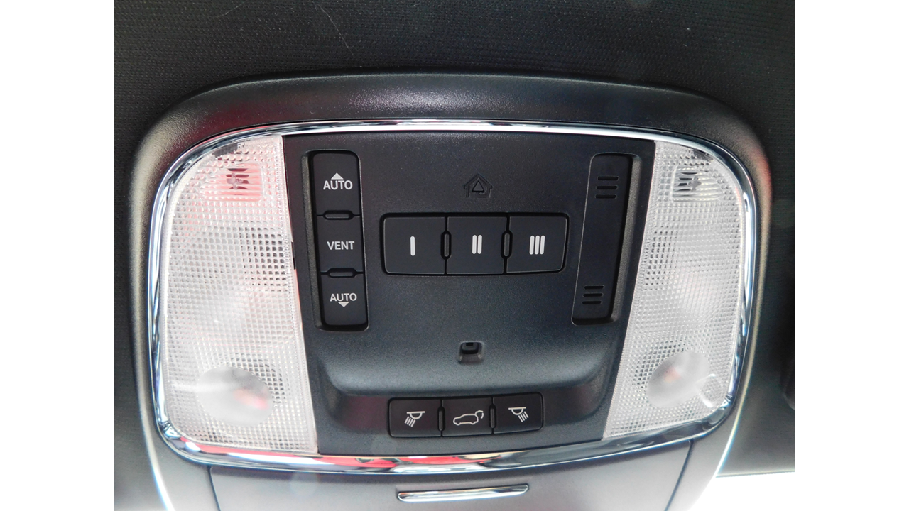 2019 Jeep Grand Cherokee - Image 24