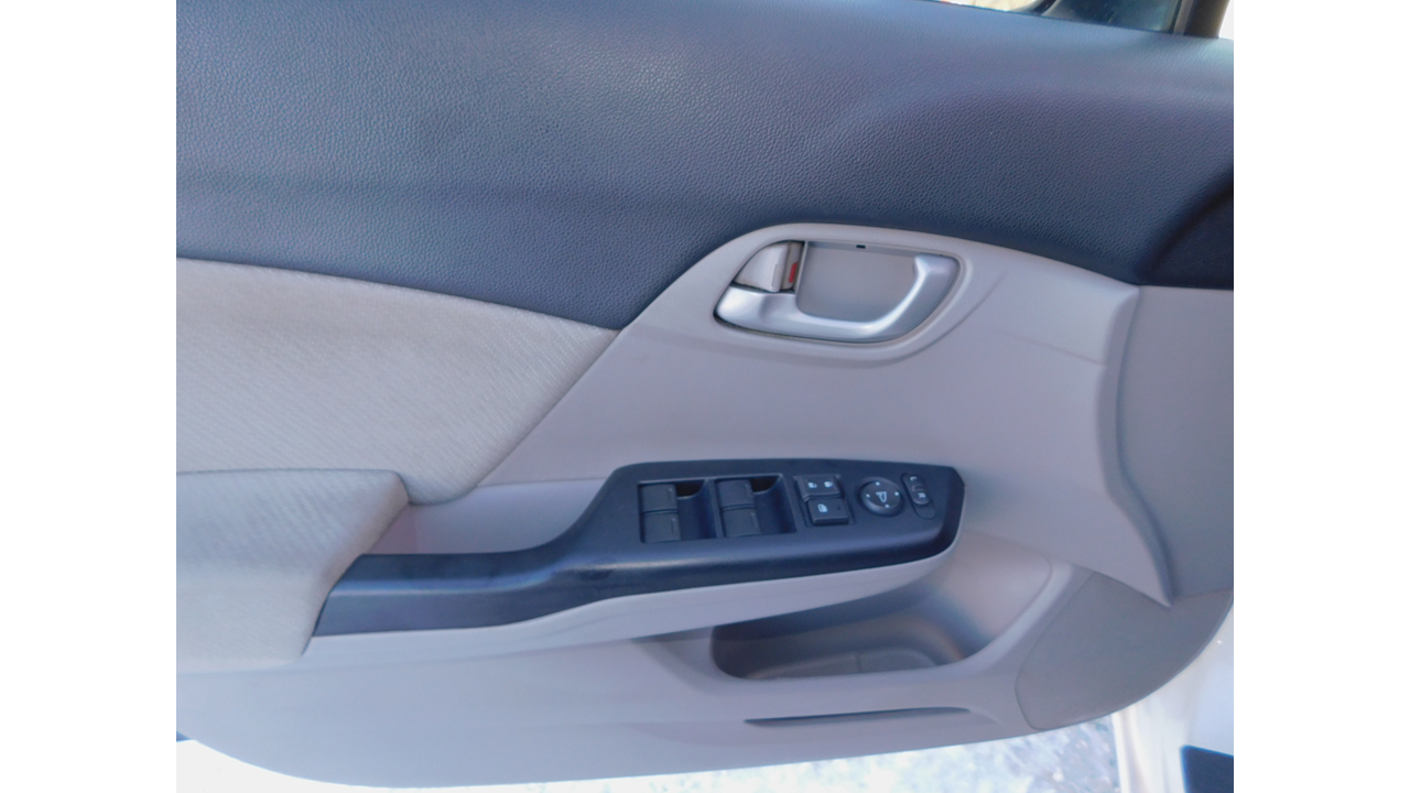 2013 Honda Civic - Image 16