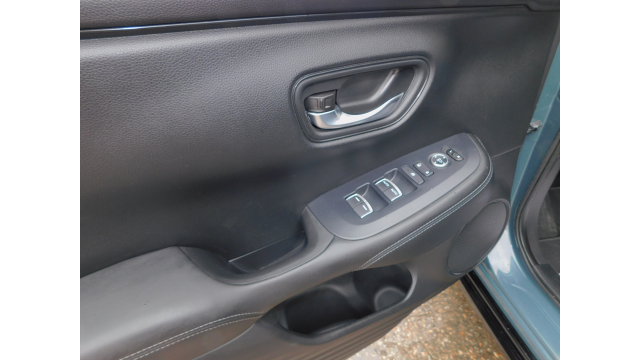 2023 Honda HR-V - Image 15
