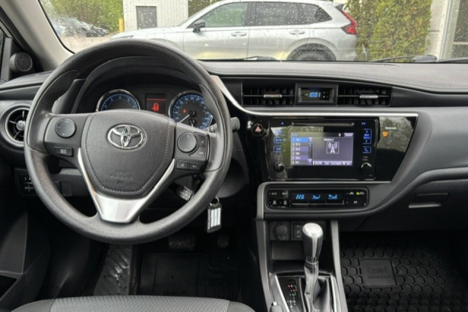 2017 Toyota Corolla - Image 3
