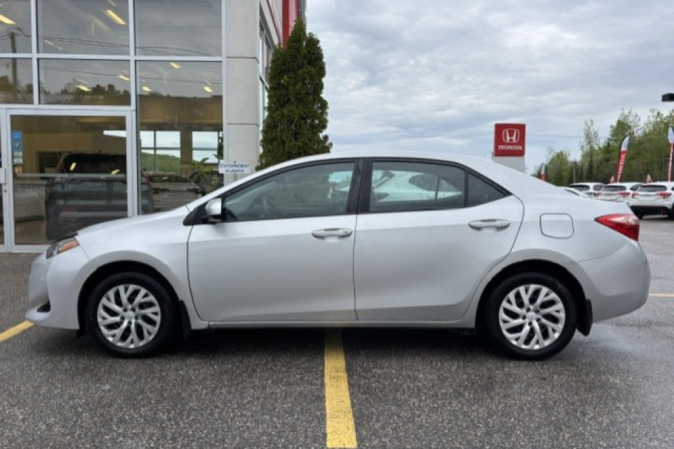 2017 Toyota Corolla - Image 6