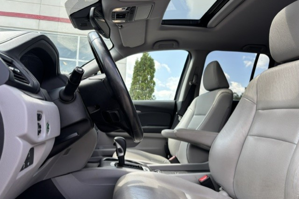 2019 Honda Ridgeline - Image 3