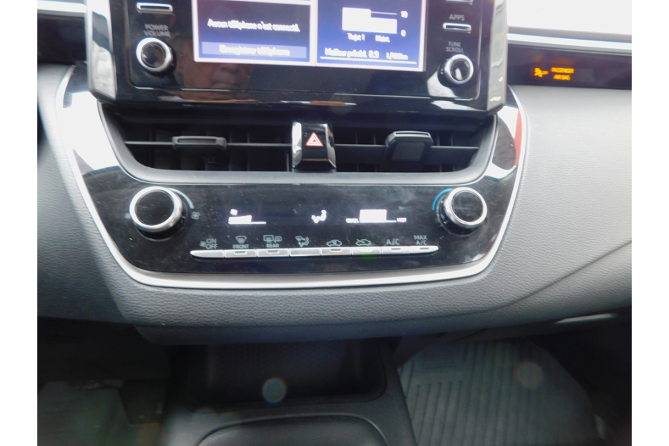2020 Toyota Corolla - Image 19