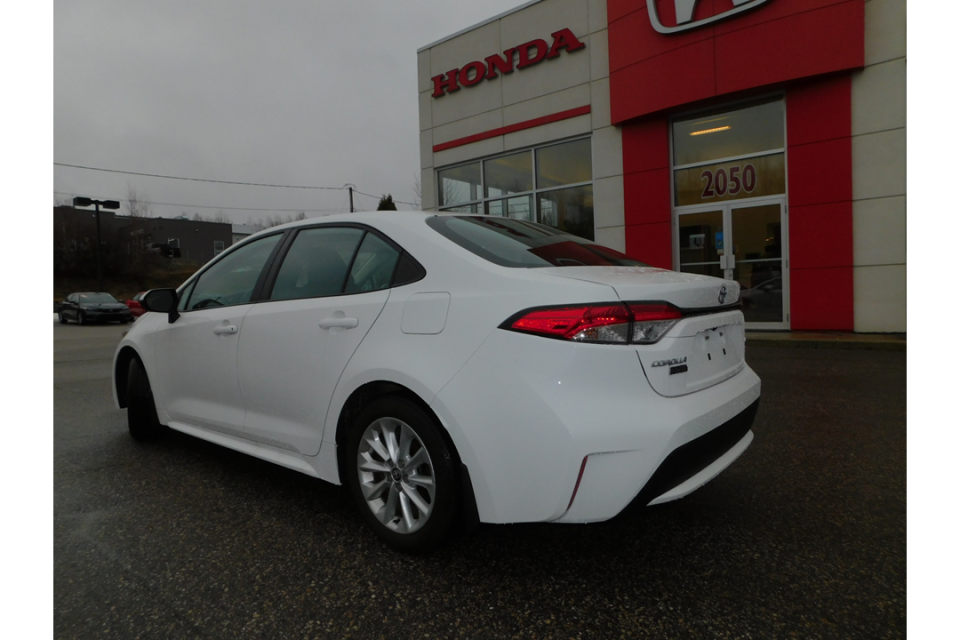2021 Toyota Corolla - Image 3