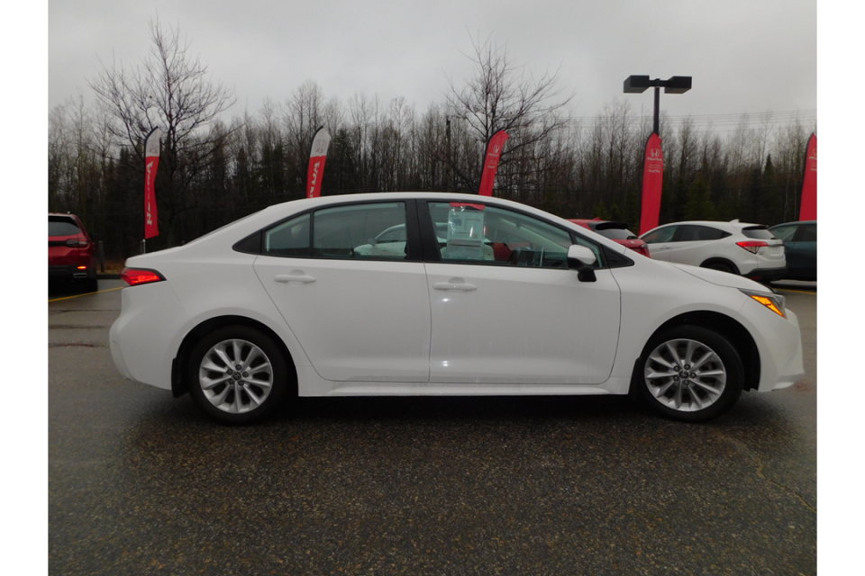 2021 Toyota Corolla - Image 6