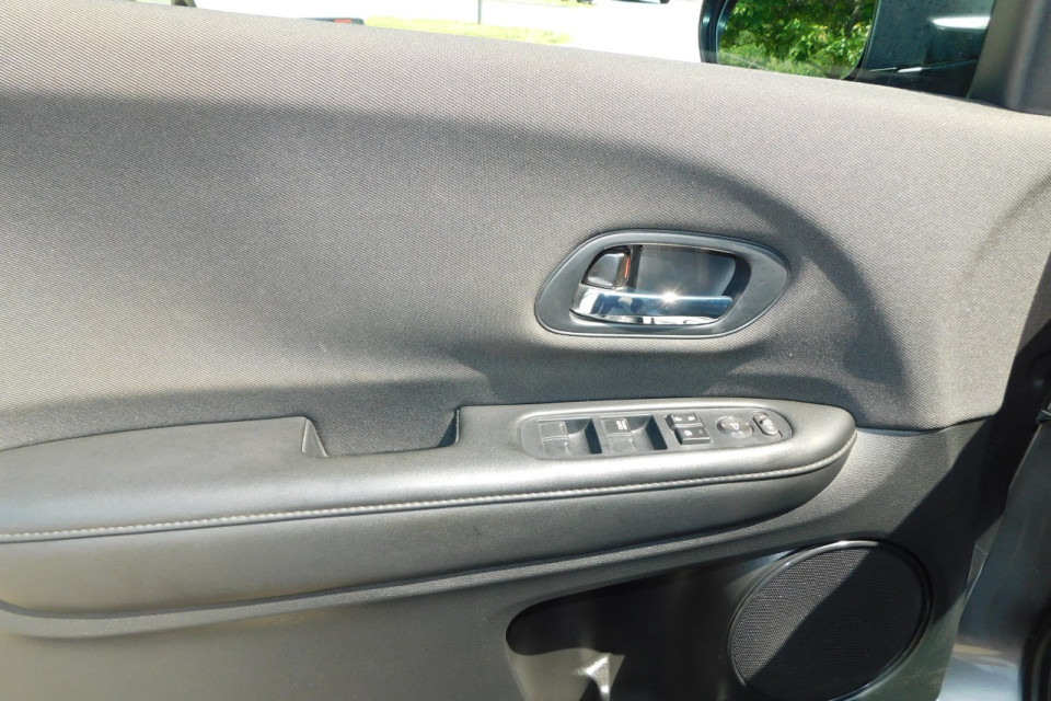 2021 Honda HR-V - Image 12